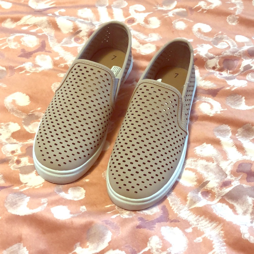 Blush/light pink slip on flats